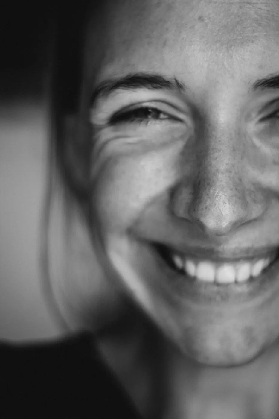 Femme au grand sourire